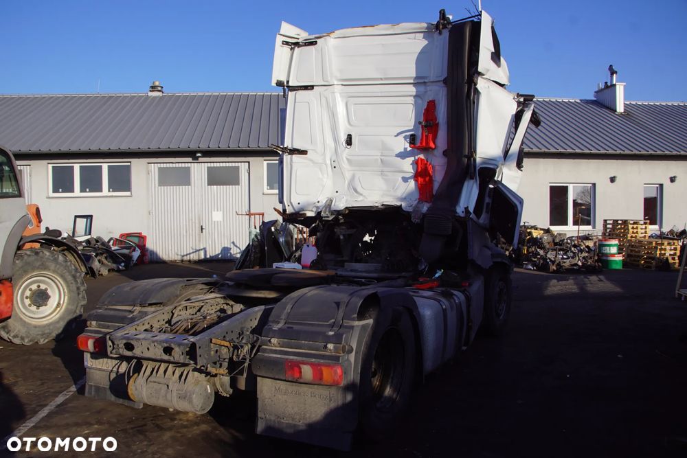 Pojazd na części - Mercedes Actros MP4 1845 12.8 449 KM OM471LA G211-12 9147 2018R Silnik Skrzynia Drzwi Grill Siodło Zbiornik Lampa Lusterko Deska Kokpit Sterownik Moduł Czujnik Licznik Panel Kierownica - 7