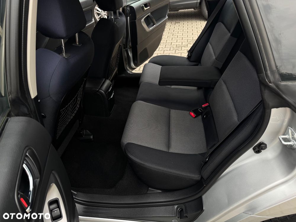 Subaru Legacy - 23