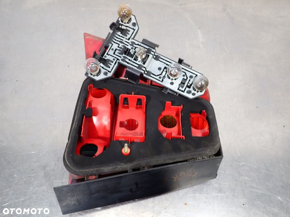 LAMPA PRAWA TYLNA VOLKSWAGEN BORA 1J5945257   1J5945096AC  1J5945112AC - 6