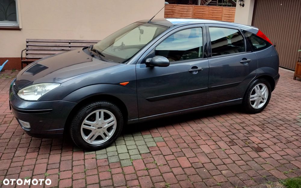 Ford Focus 1.6 16V Trend - 1