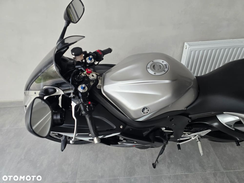 Yamaha R6 - 18