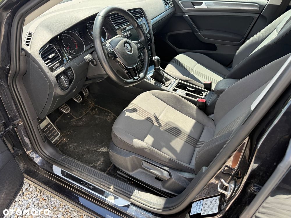 Volkswagen Golf - 4