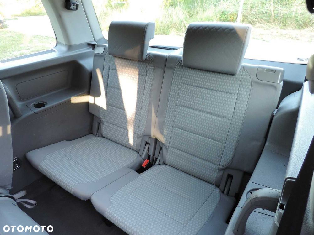 Volkswagen Touran - 7