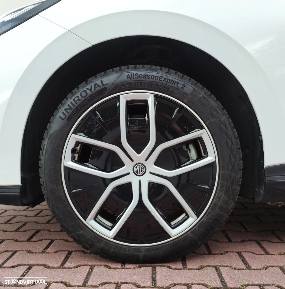MG MG4 77 kWh Extended Range Luxury - 36
