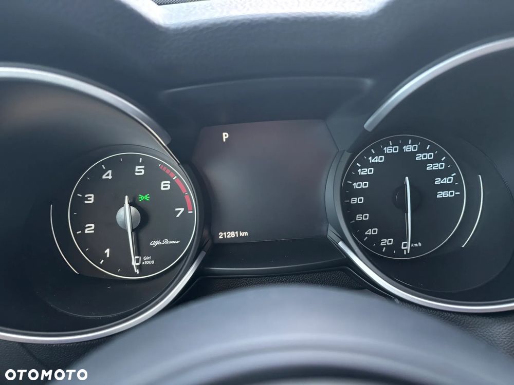 Alfa Romeo Stelvio 2.0 Turbo 16V AT8-Q4 Ti - 16