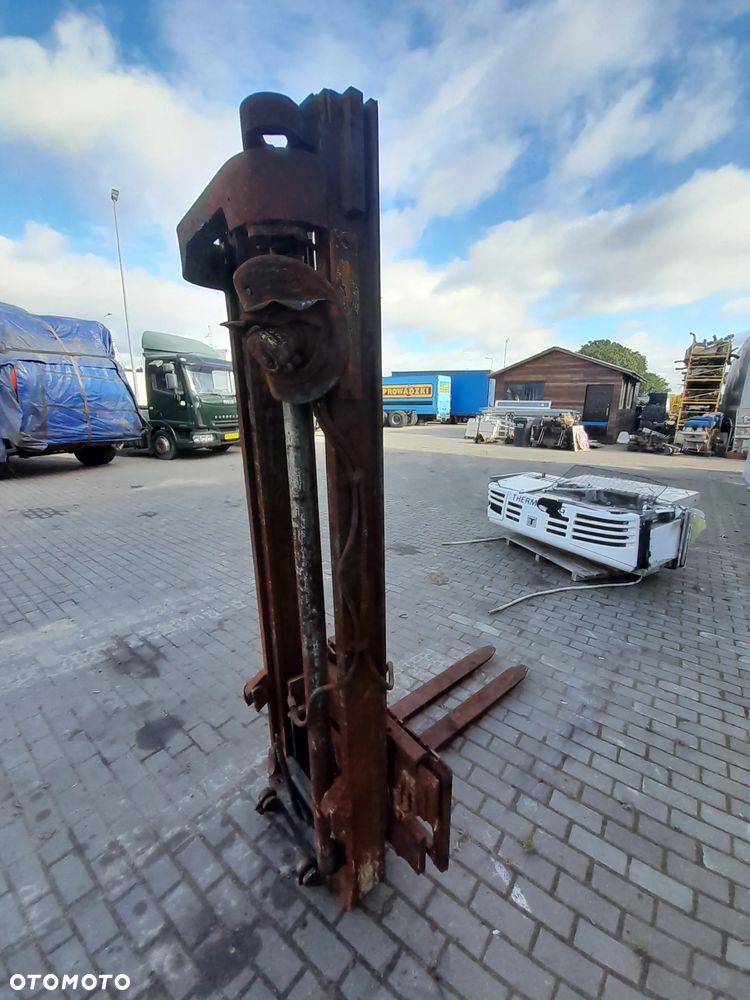 MASZT WOZKA WIDLOWEGO WIDLY - 9