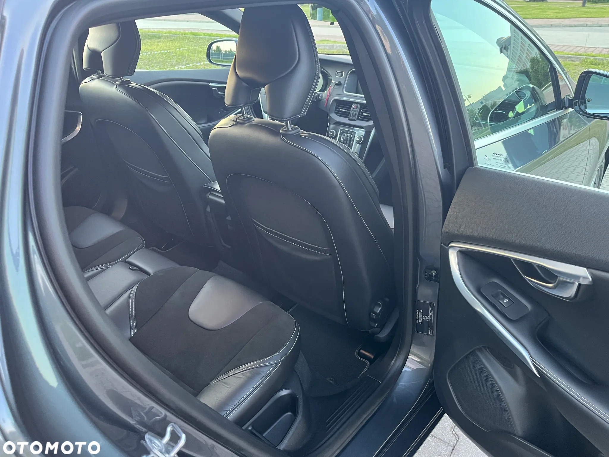 Volvo V40 T3 R-Design Momentum - 11