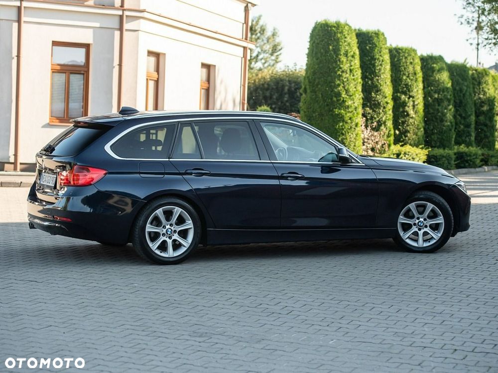 BMW Seria 3 320d xDrive Luxury Line - 17