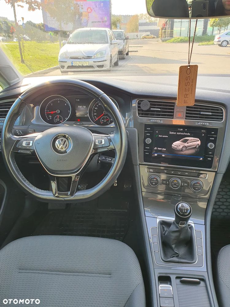 Volkswagen Golf - 25