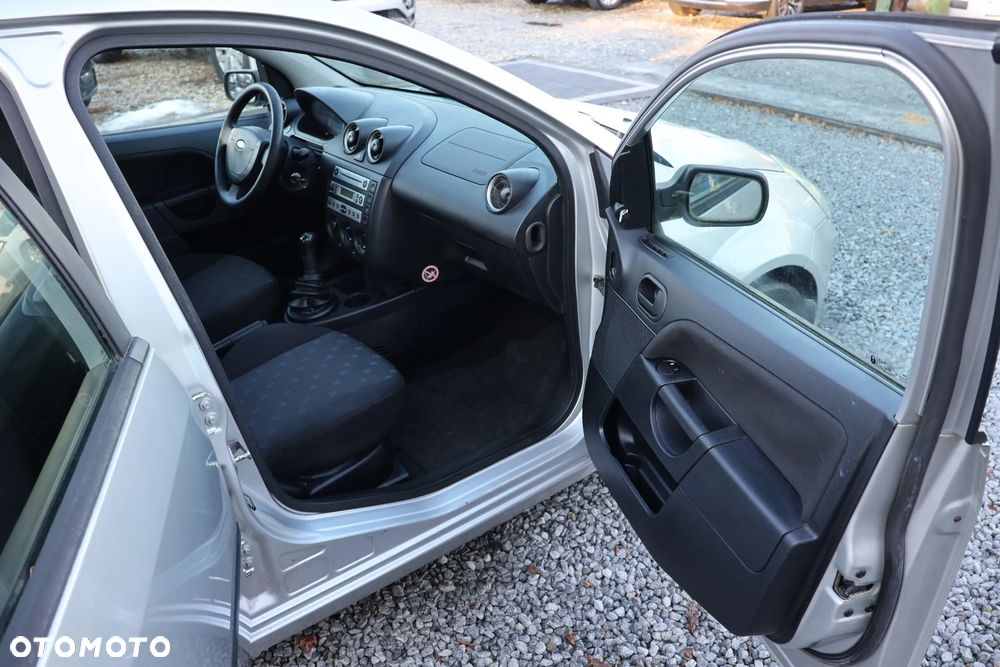 Ford Fiesta 1.3 Trend - 10