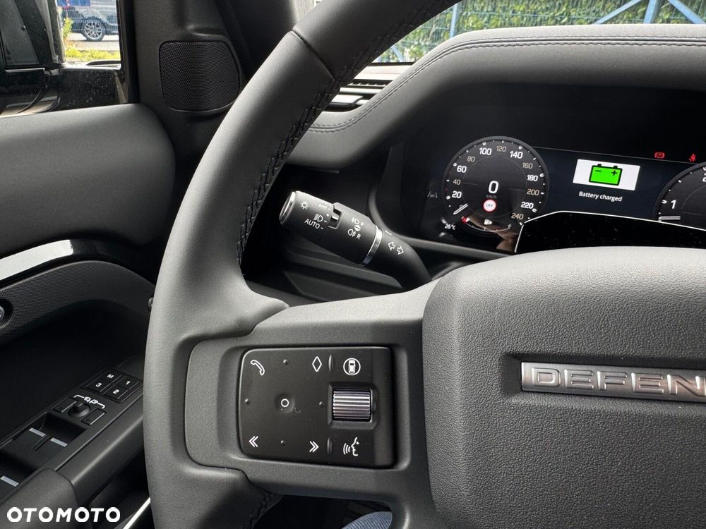 Land Rover Defender - 9