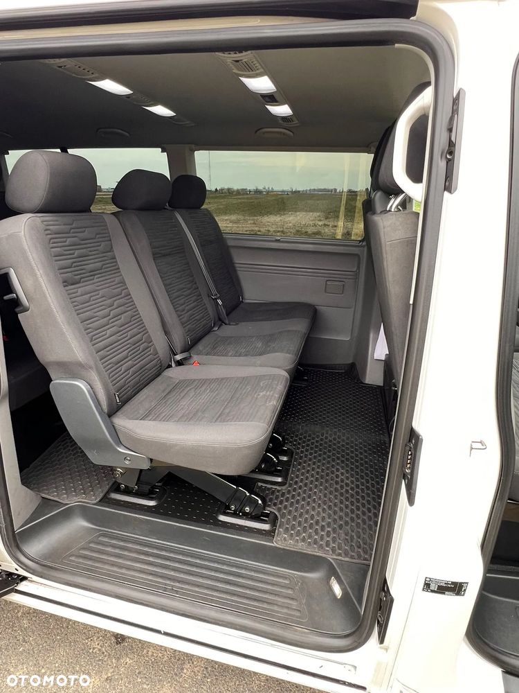 Volkswagen Caravelle - 10
