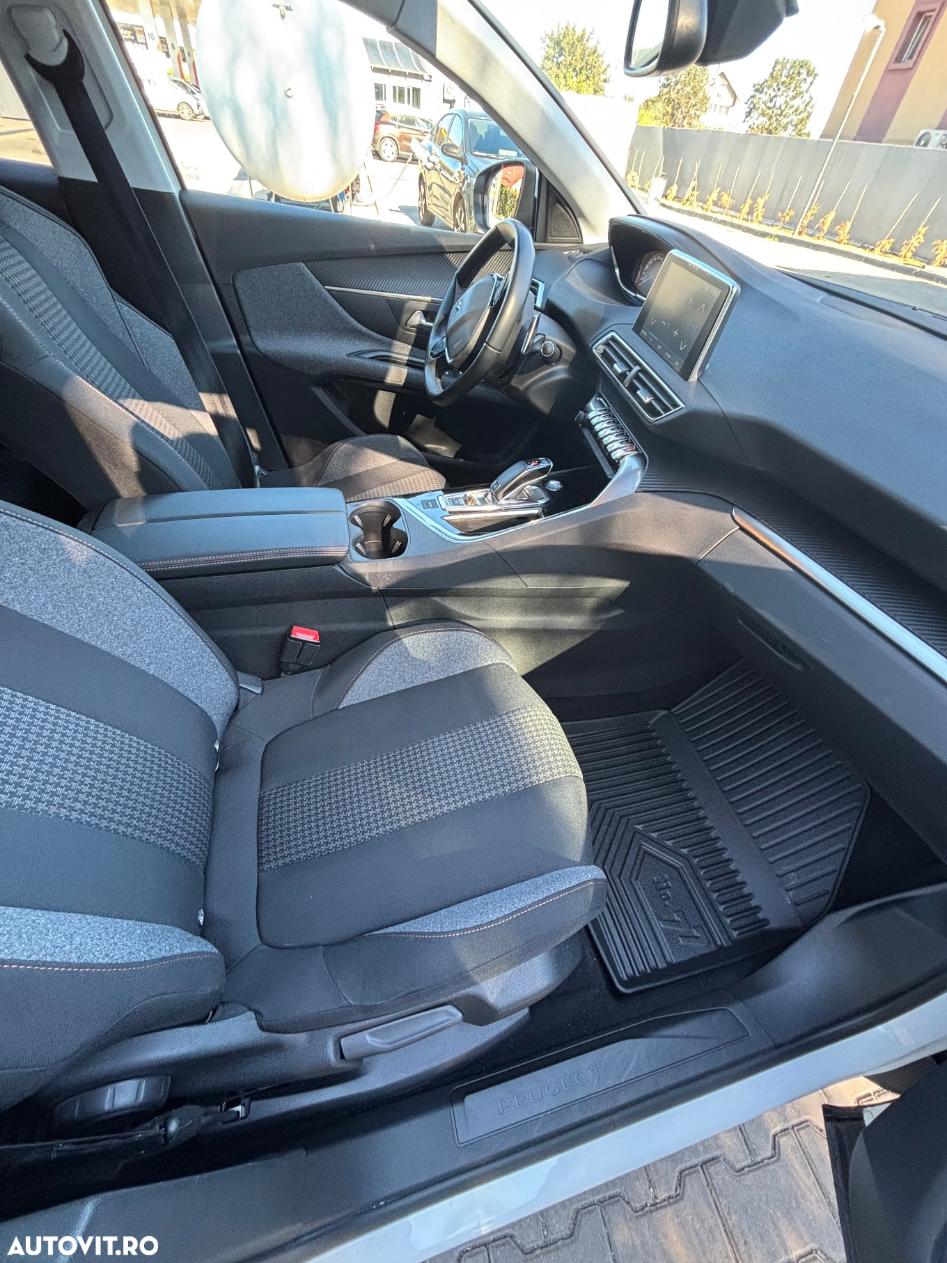 Peugeot 3008 PureTech 130 Stop & Start EAT6 Active - 11