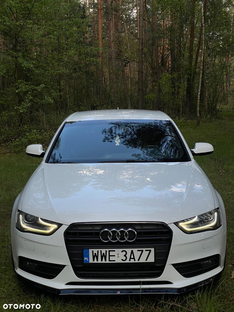 Audi A4 Limousine - 4