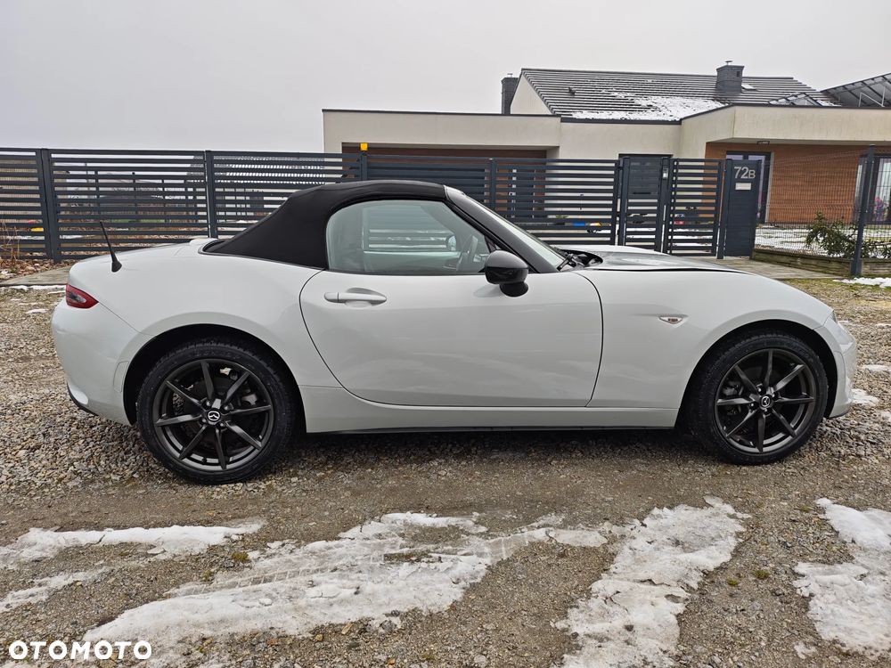 Mazda MX-5 SKYACTIV-G 160 SAKURA - 2