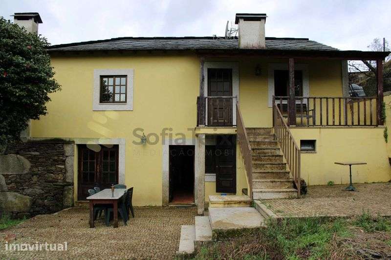 Moradia com terreno de 10648m2  para venda em Nespereira - Cinfães - Grande imagem: 3/9