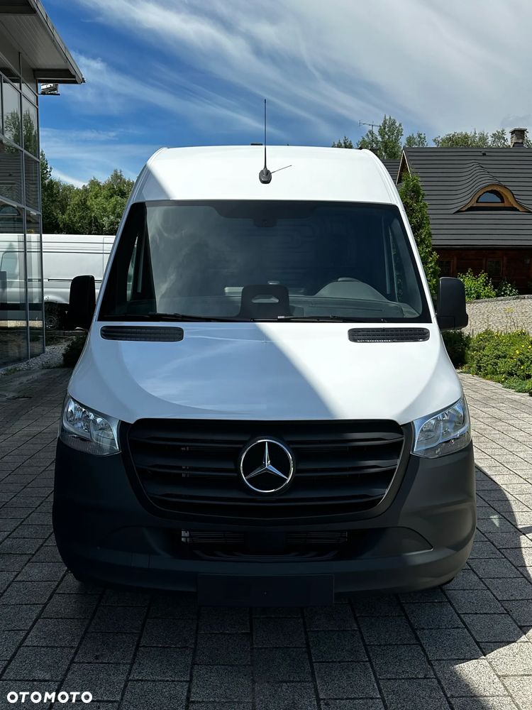 Mercedes-Benz Sprinter - 4