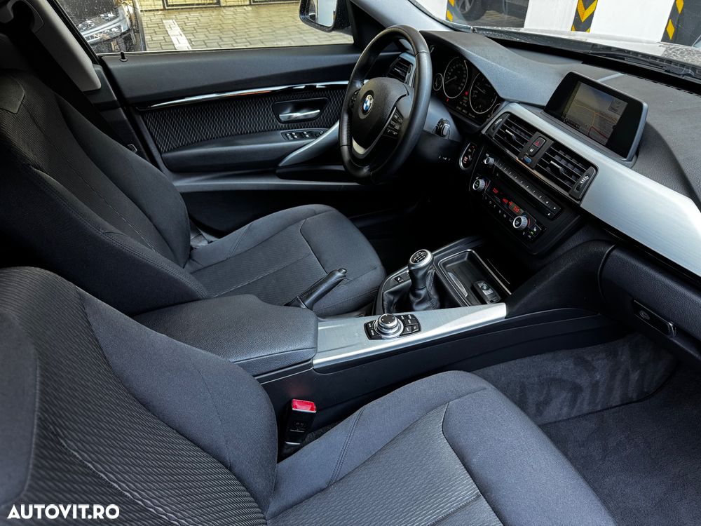 BMW Seria 3 320i GT - 34