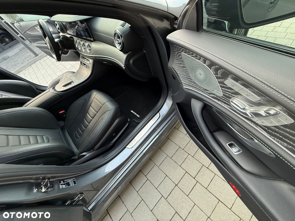 Mercedes-Benz CLS 300 d 4-Matic AMG - 10