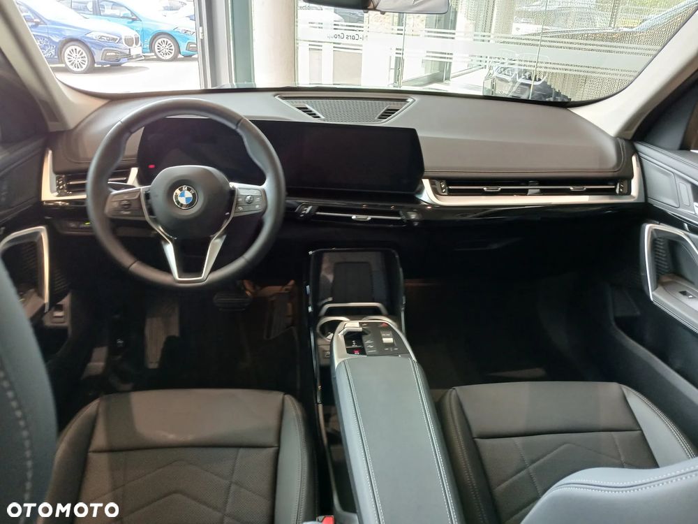 BMW X1 sDrive18i xLine - 16