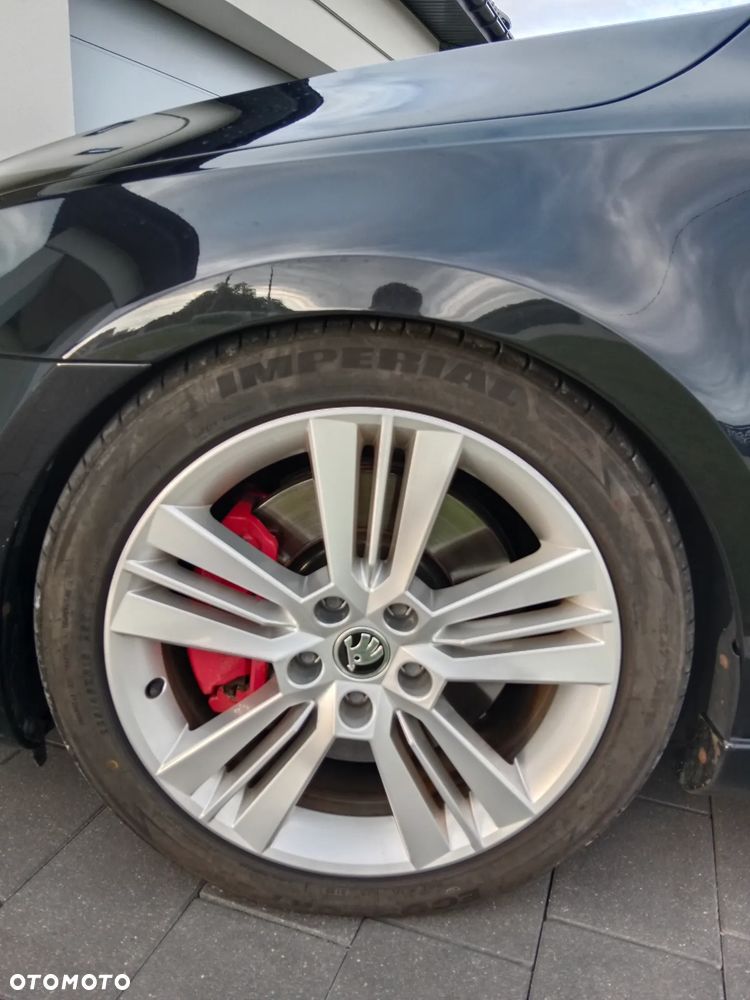 Skoda Octavia 2.0 TDI RS - 37