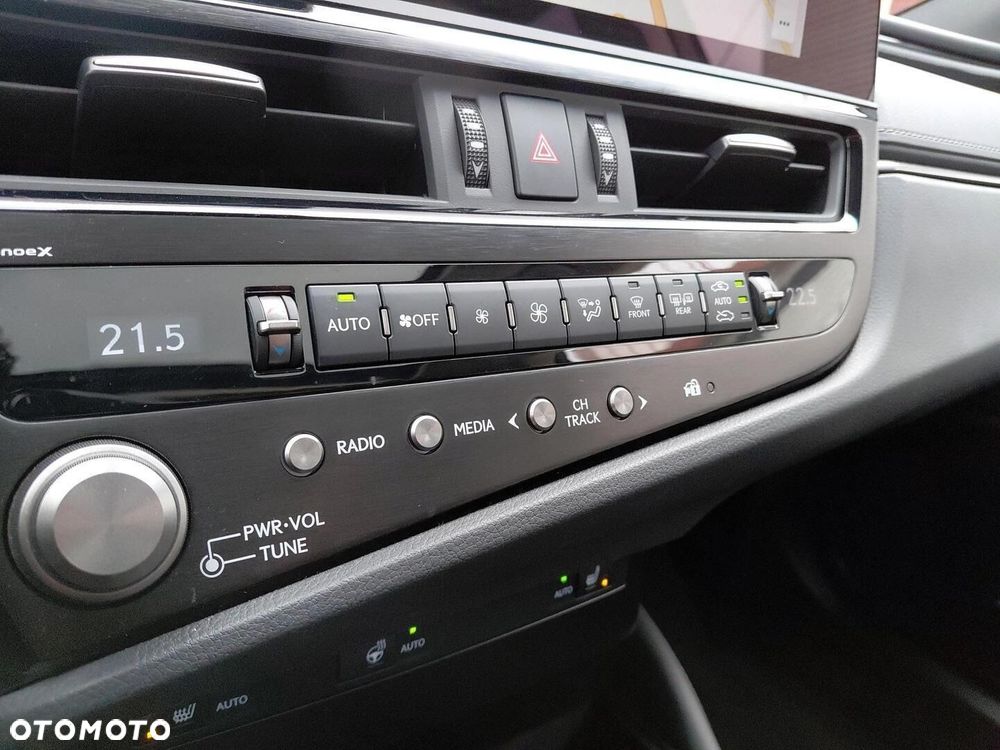 Lexus ES 300h Business Edition - 20