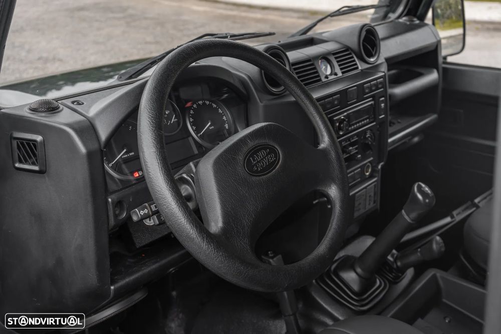 Land Rover Defender - 14