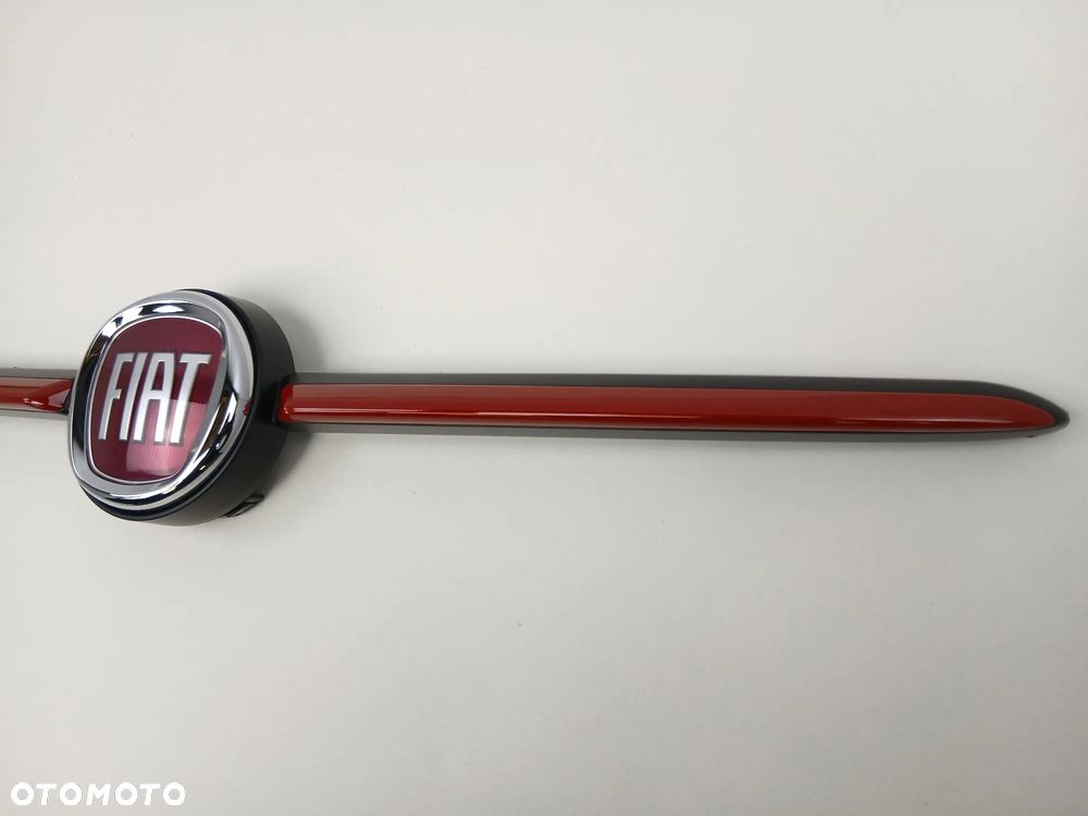 Grill atrapa logo emblemat Fiat 500 RED - 3