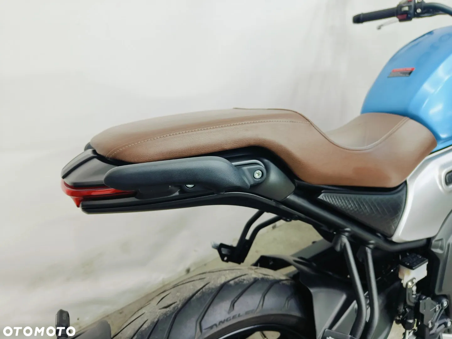 VOGE 500AC - 9