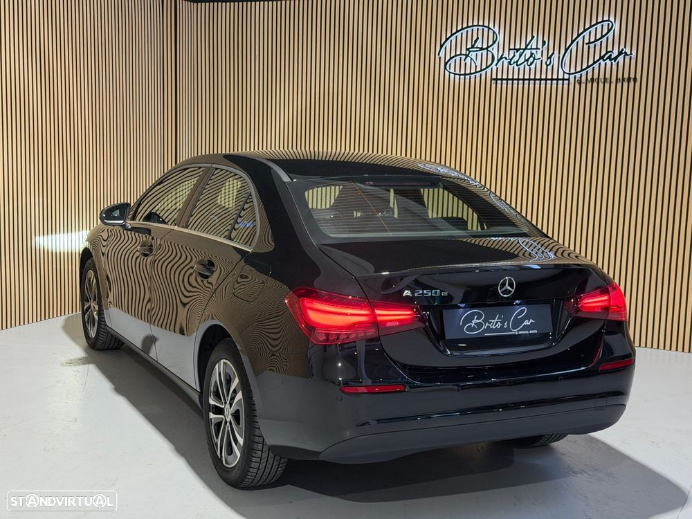 Mercedes-Benz A 250 Limousine e Style Plus - 4