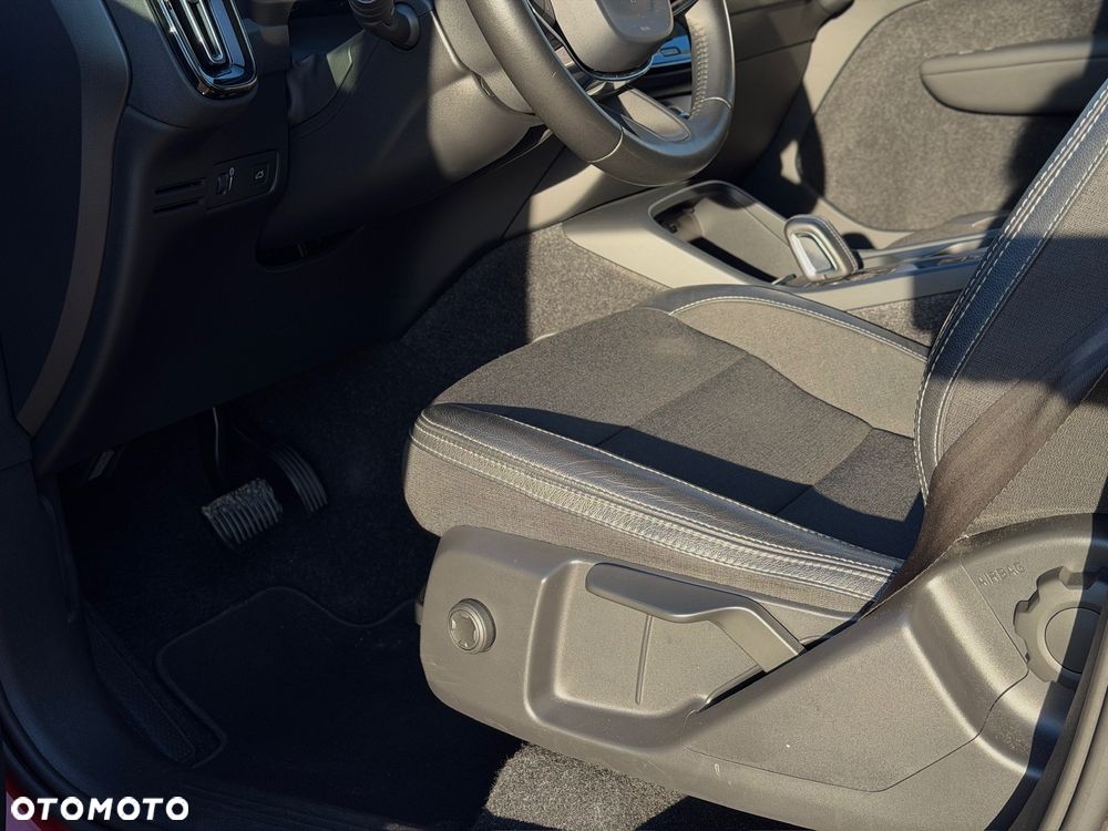 Volvo XC 40 D3 Geartronic Momentum Core - 23