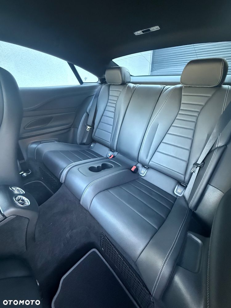Mercedes-Benz Klasa E 220 d 9G-TRONIC AMG Line - 23
