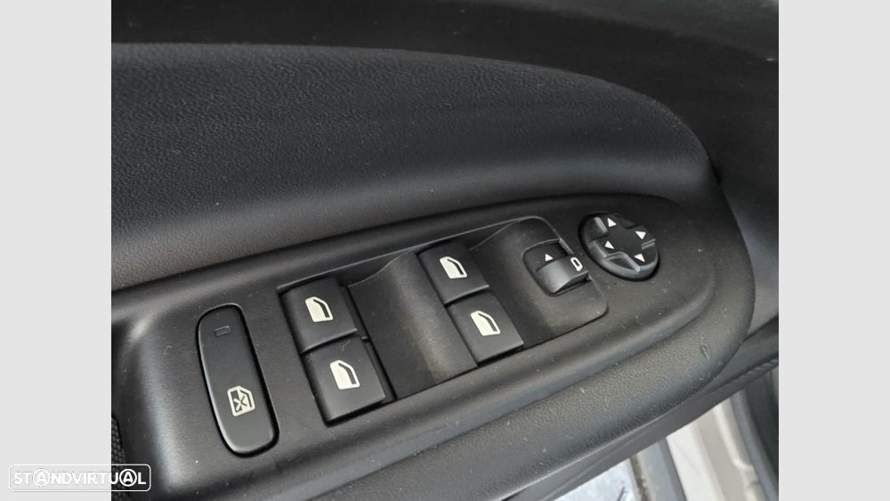 Jeep Avenger 1.2 GSE T3 Altitude - 14