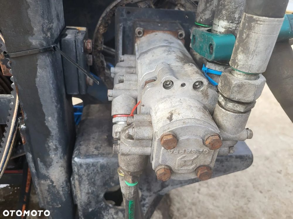 Wentylator z zamiatarki, rozdzielacz, pompy hydrauliczne - 12