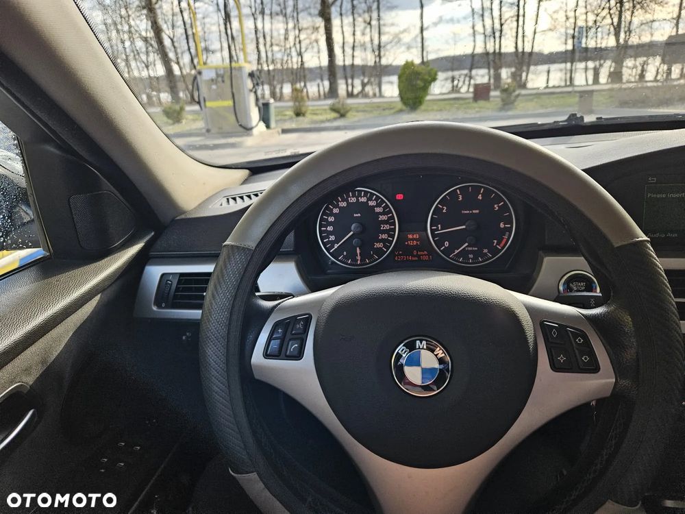 BMW Seria 3 318i - 22
