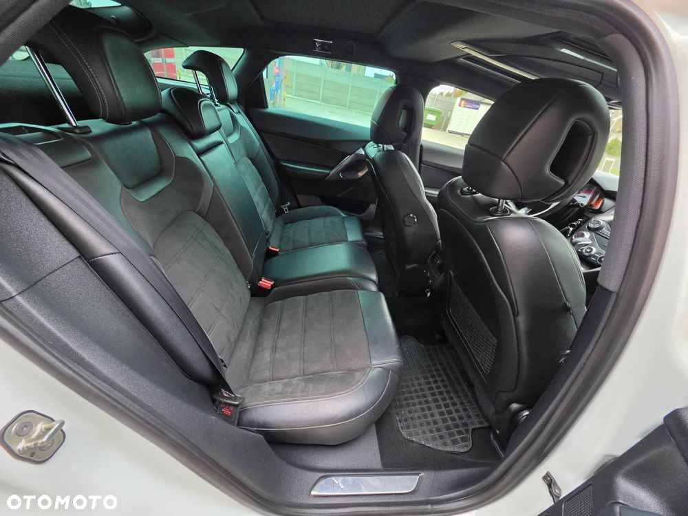 Citroën DS5 BlueHDi 180 EAT6 Business Class - 28