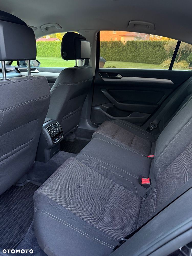 Volkswagen Passat 2.0 TDI SCR Comfortline DSG - 14