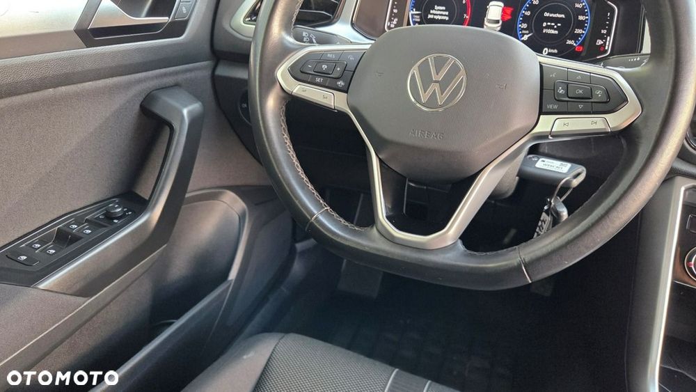 Volkswagen T-Roc 1.5 TSI Life - 17