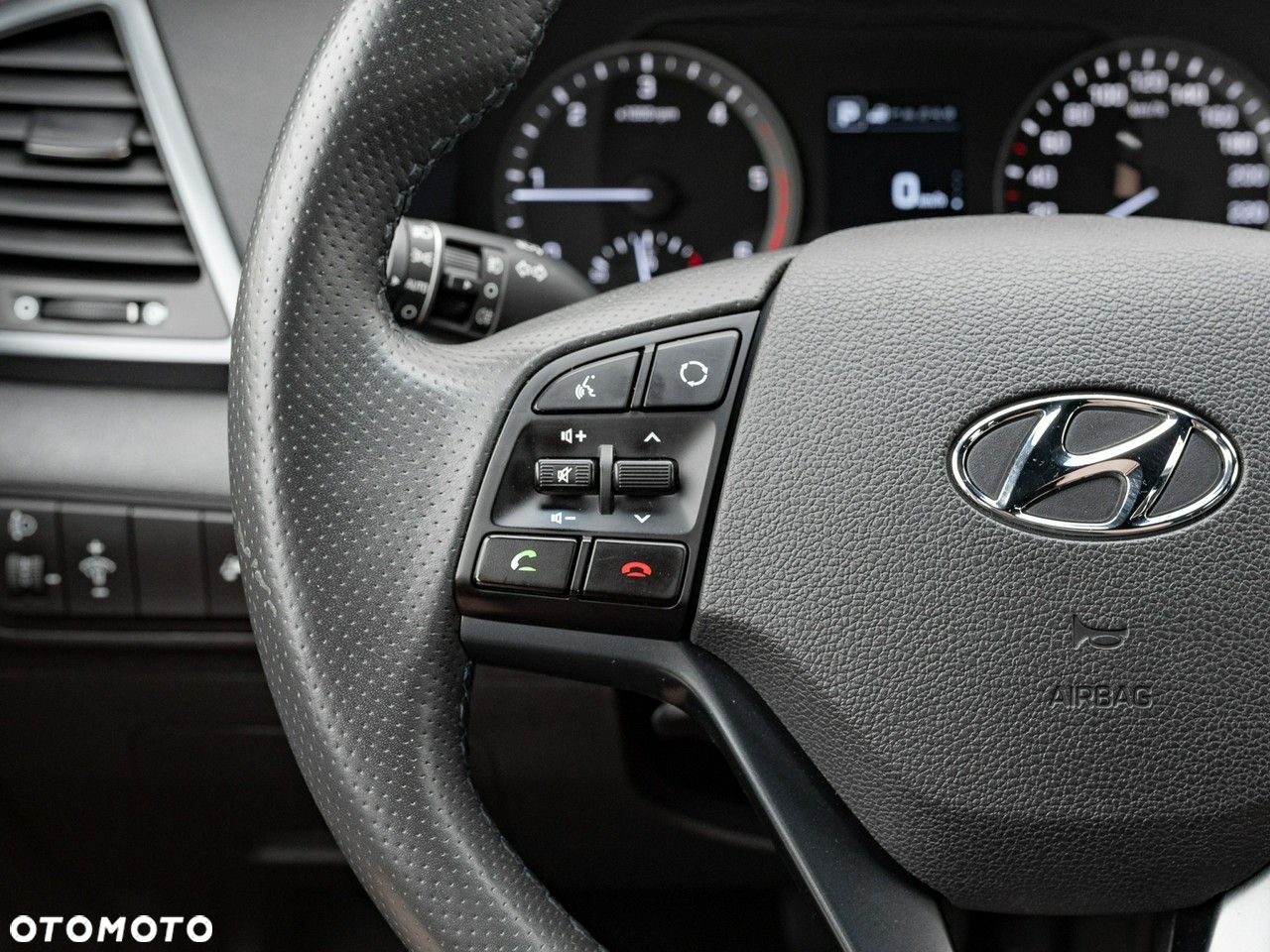 Hyundai Tucson 1.7 CRDI BlueDrive GO Plus 2WD DCT - 17
