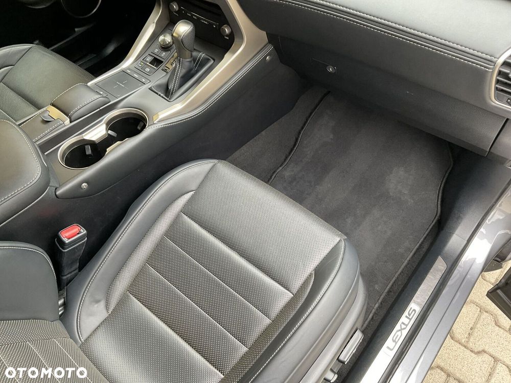 Lexus NX 300h F Sport Edition AWD - 10