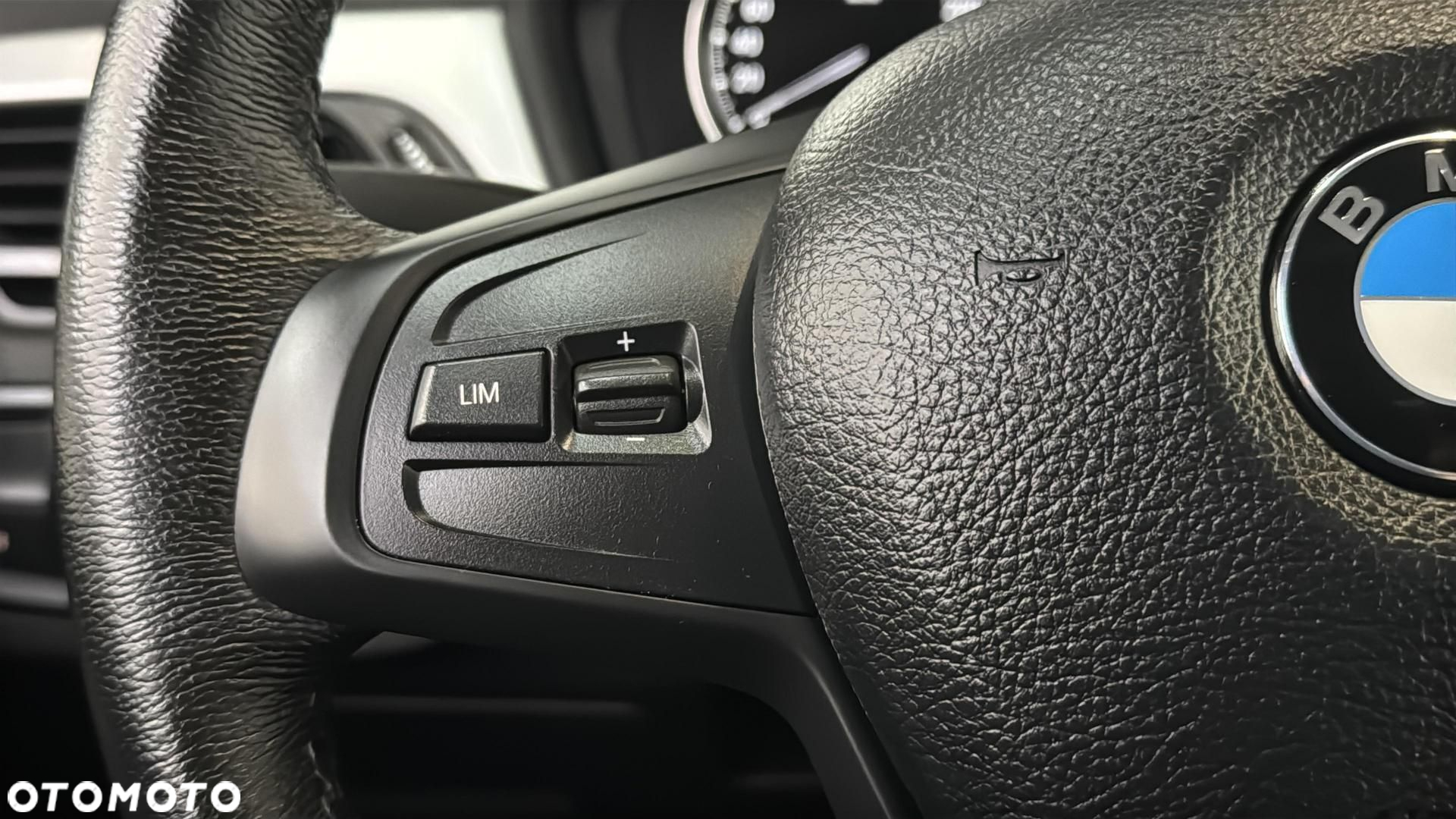 BMW X1 sDrive18d - 26