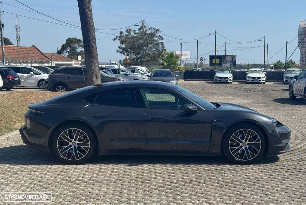Porsche Taycan - 14