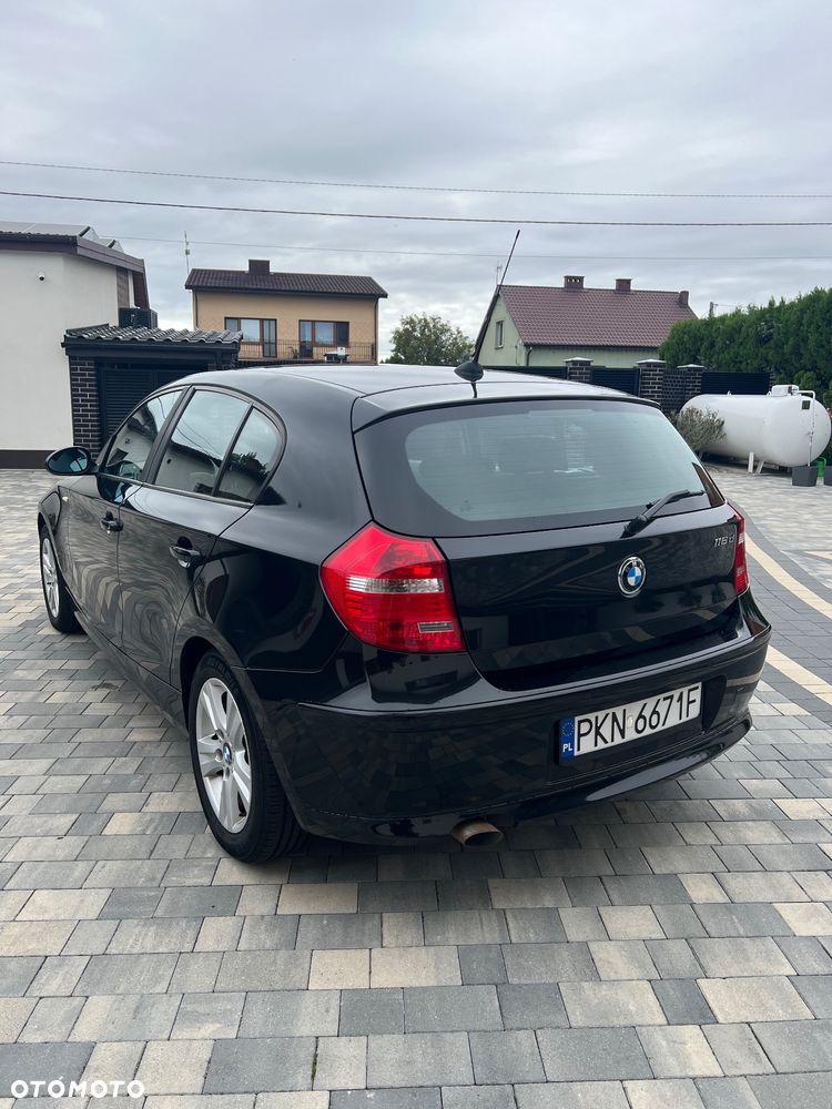 BMW Seria 1 116d - 4
