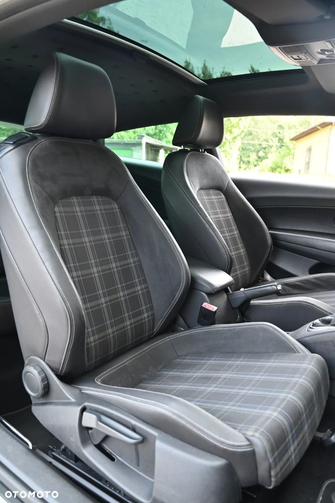 Volkswagen Scirocco - 26