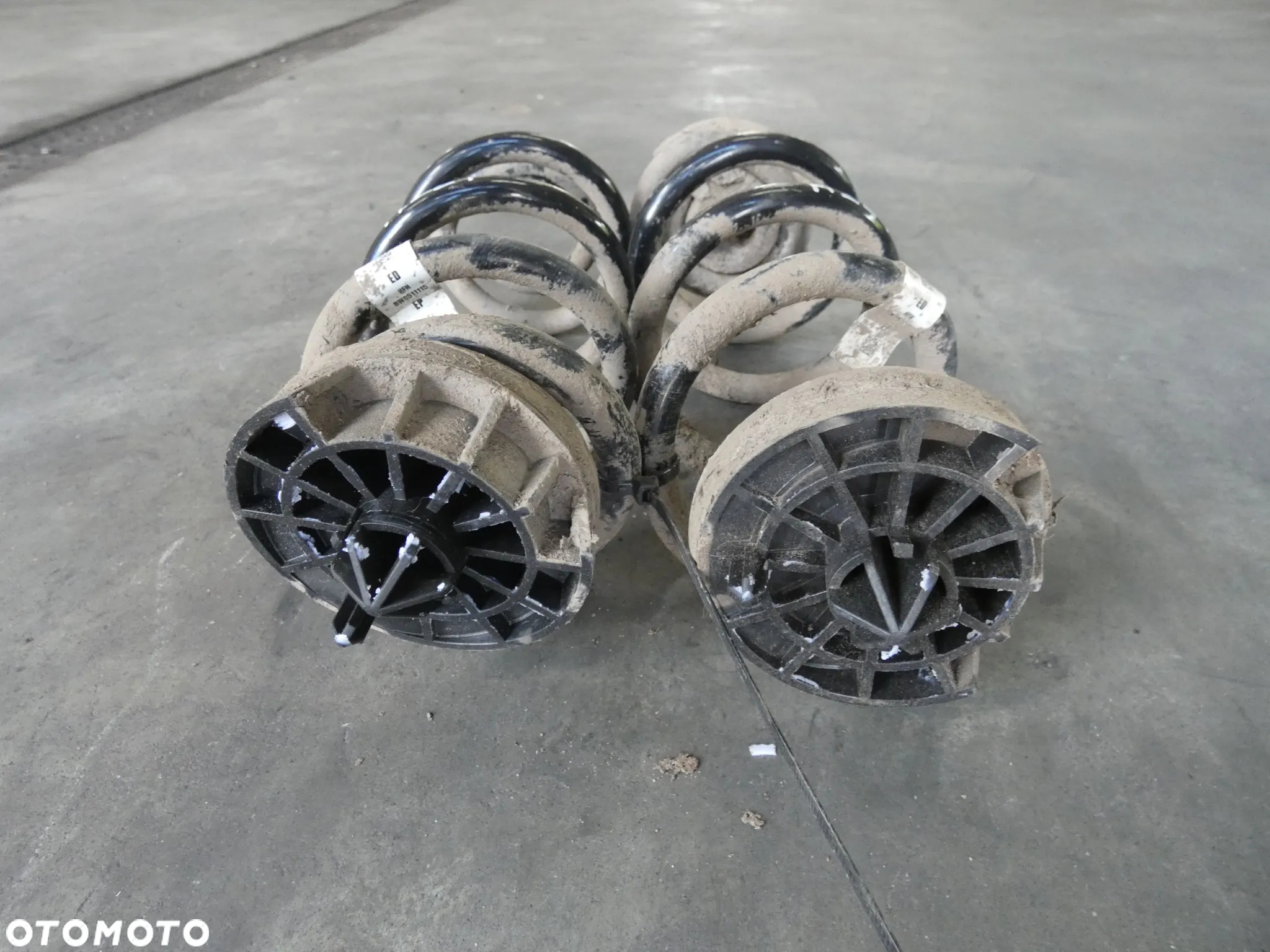 AUDI A4 B9 KOMBI 2.0 SPRĘŻYNY ZAWIESZENIA TYŁ TYLNE KOMPLET 8W0511115 H221 - 5