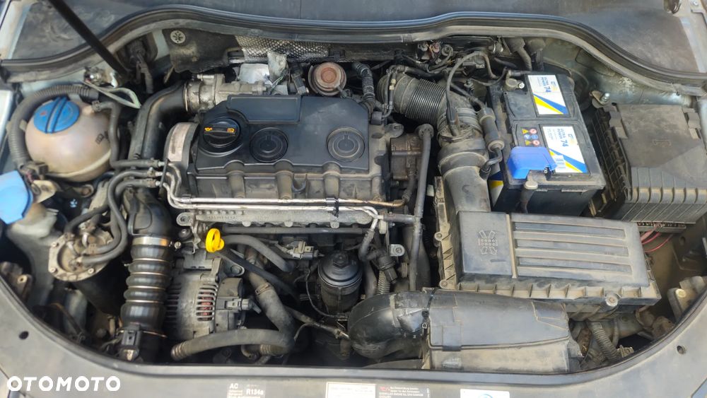 Volkswagen Passat 2.0 TDI DPF Trendline - 11