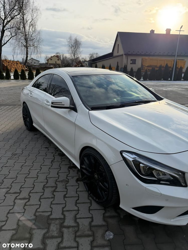 Mercedes-Benz CLA 250 7G-DCT UrbanStyle Edition - 3