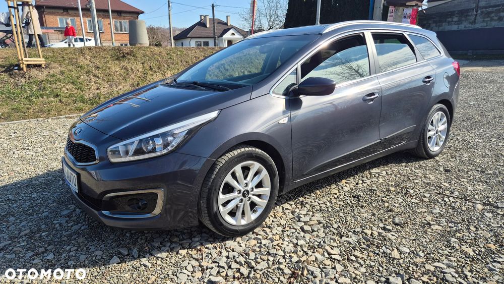 Kia Ceed 1.6 CRDi 136 ISG Dream Team Edition - 1