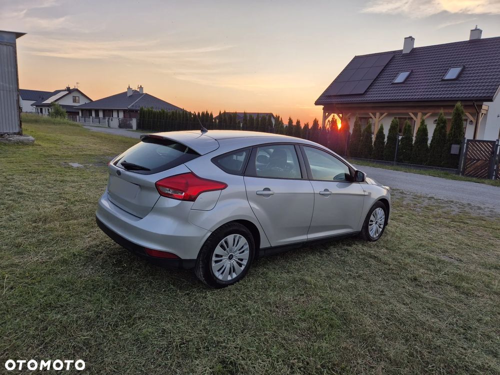 Ford Focus 1.6 Trend - 23