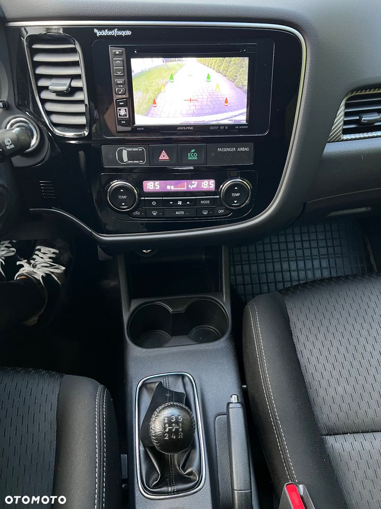 Mitsubishi Outlander 2.0 Intense 2WD - 13